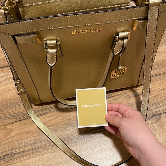 Michael Kors Gold Metallic Structured bag - Picture 5 of 8